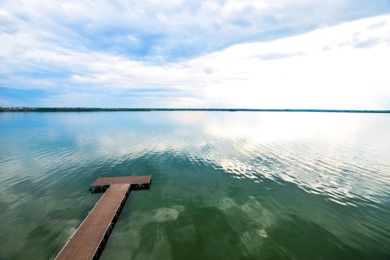 Lakeside Studio Mamaia Central Экстерьер фото