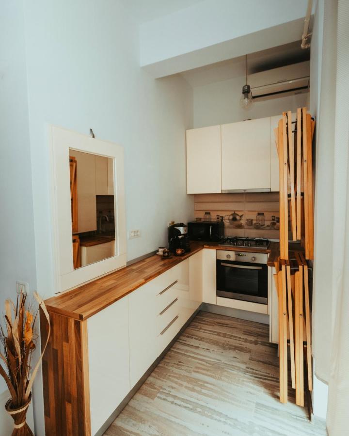 Lakeside Studio Mamaia Central Экстерьер фото